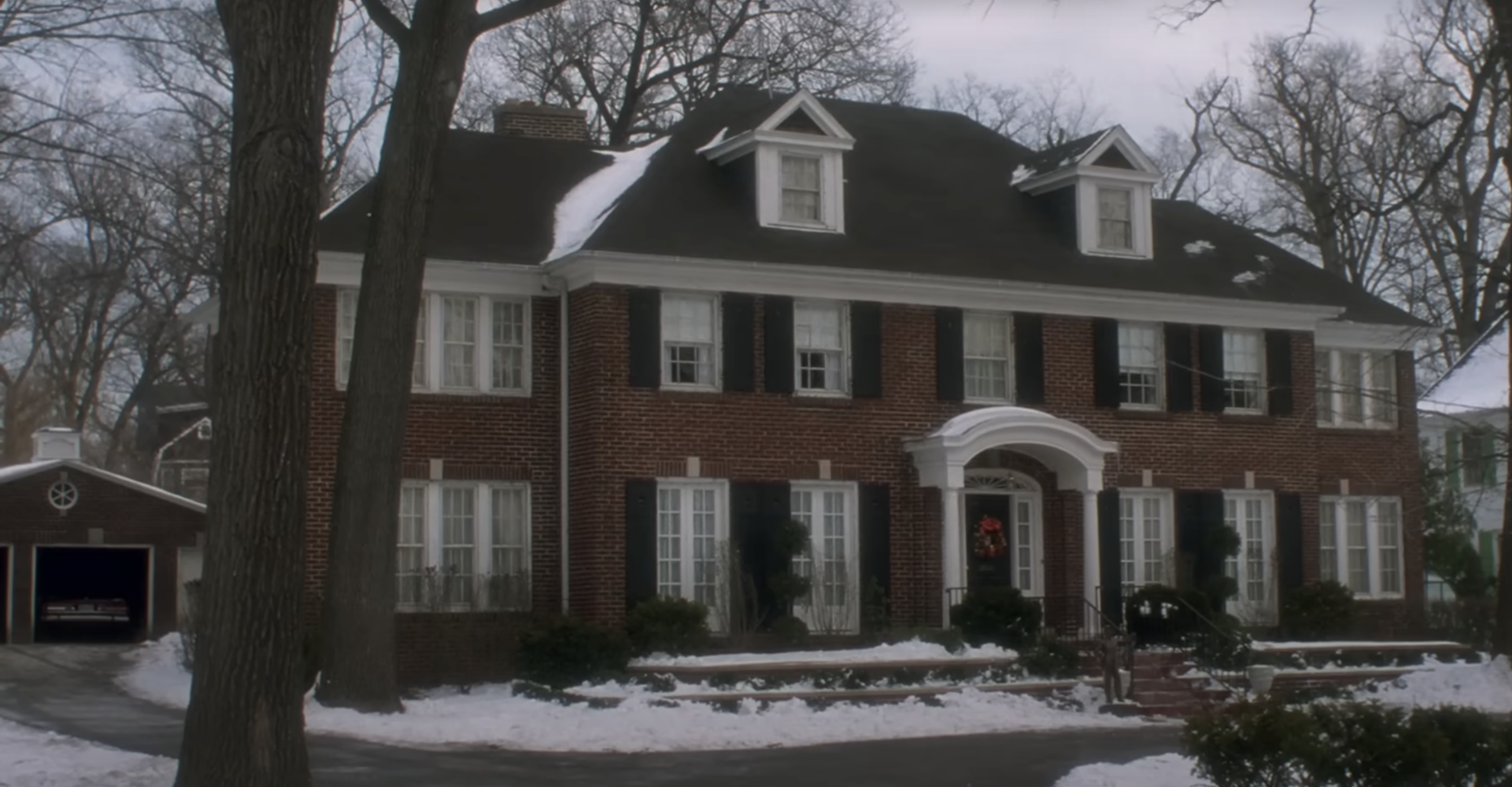 Шикарний дім і Різдво в Парижі. Режисер &quot;Сам удома&quot; нарешті сказав, ким працювали Маккаллістери